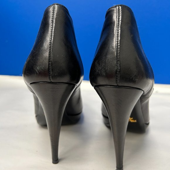 Prada - Picture 3 of 5